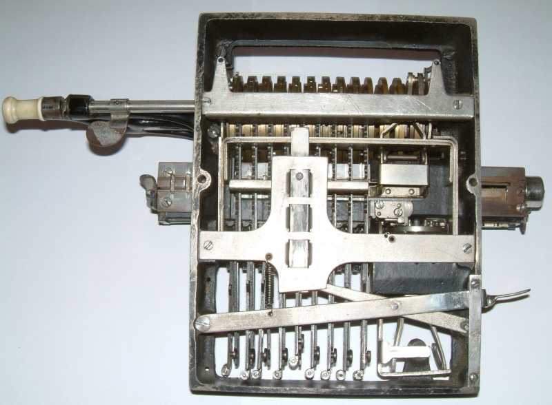 Unidendified Rechenmaschine (URM)